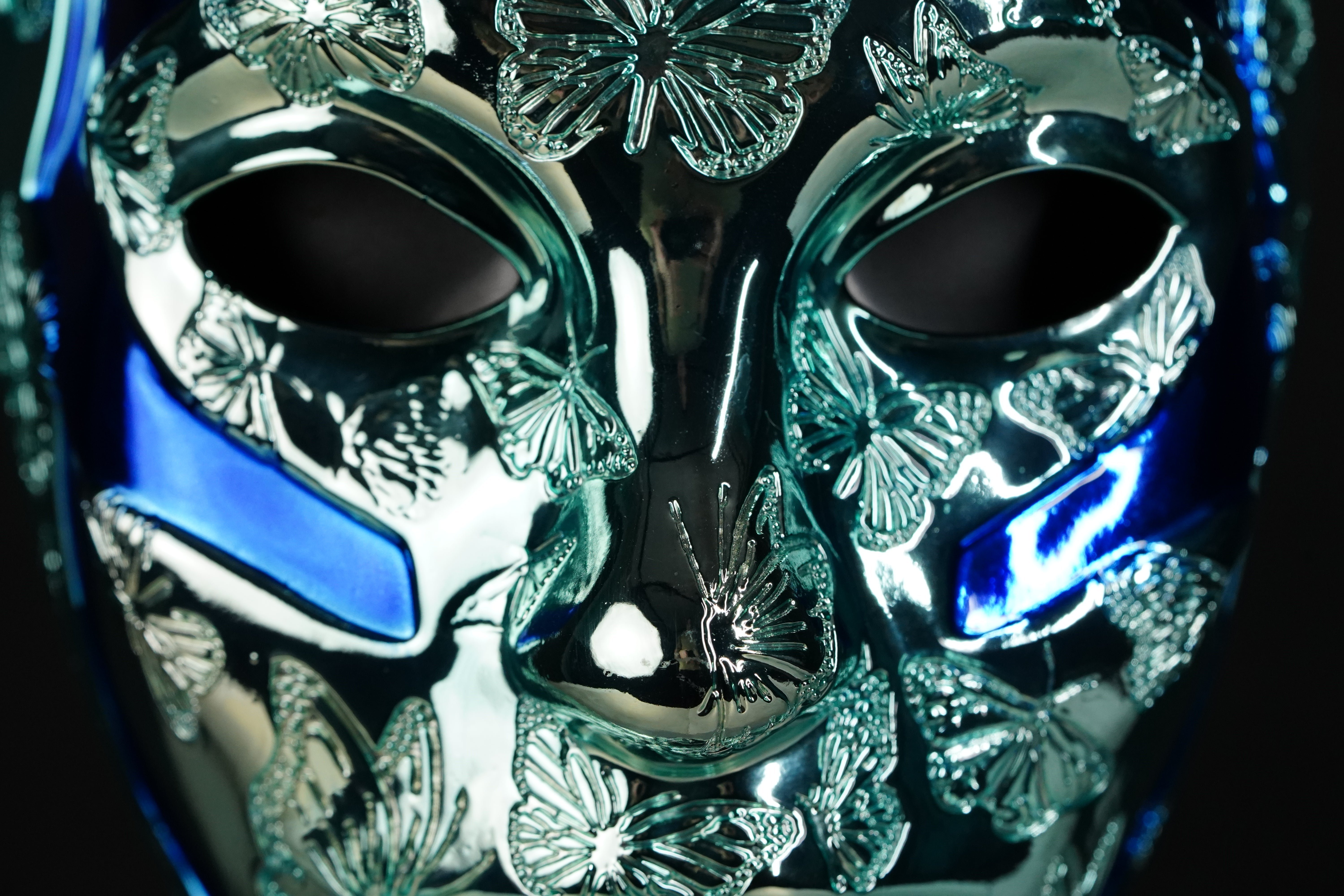 Johnny 3 Tears V Chrome mask from Hollywood Undead, view 1